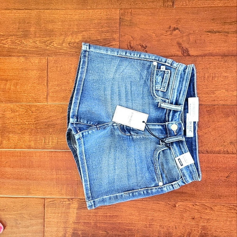 Judy Blue Los Angeles Mid Rise Shorts NWT